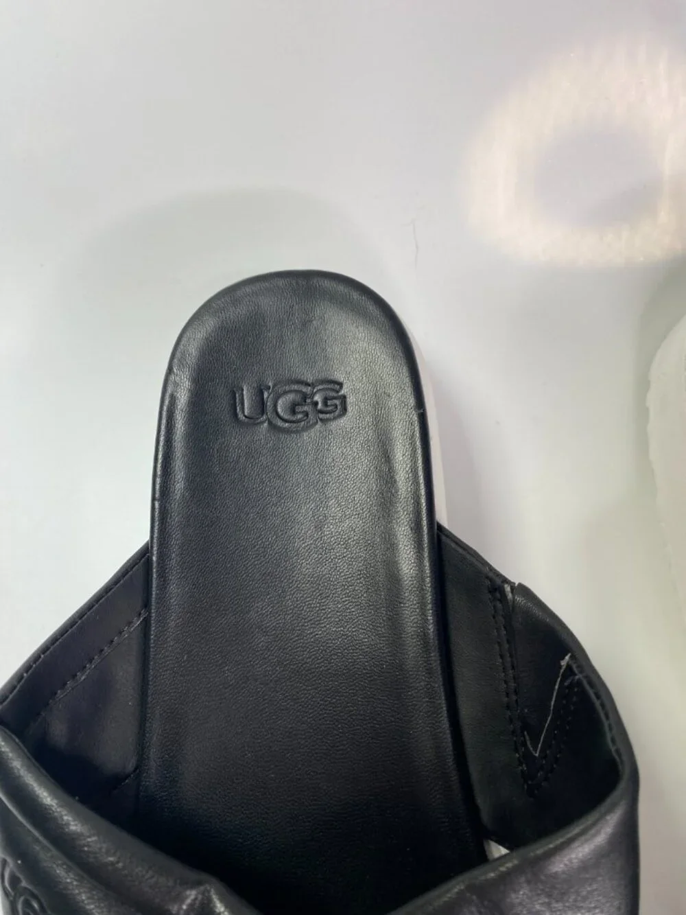 Ugg Womens Zayne Black Leather Crossband Sandal Sz 11